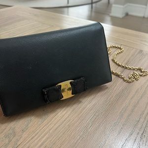 FERRAGAMO Miss Vara Bow Wallet on Chain bag